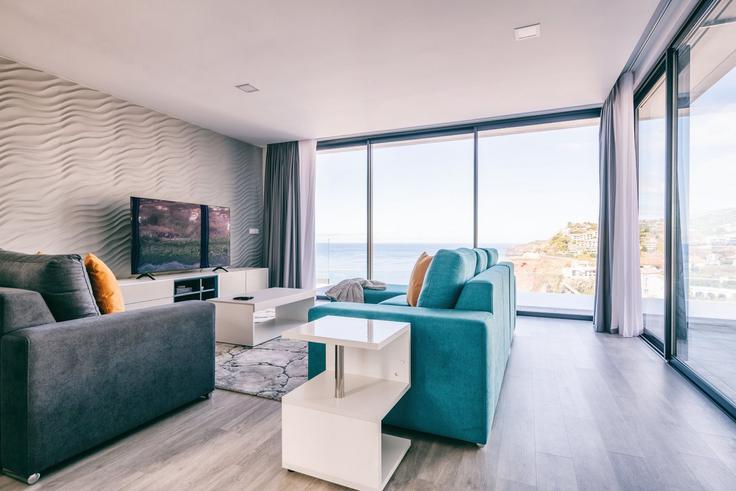 Building Estrada do Moreno - atlantic-holiday - 1506900 adresindeki bir dairede modern mobilyalarla zarif bir şekilde tasarlanmış oturma odası Ribeira Brava, Ribeira Brava