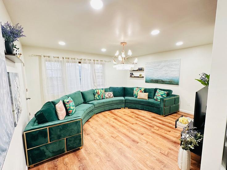 Jersey City Jersey CityのBuilding Nelson Avenue - atlier-living-homes - 1589922のアパートメントにある、モダンな家具を備えたエレガントなデザインのリビングルーム