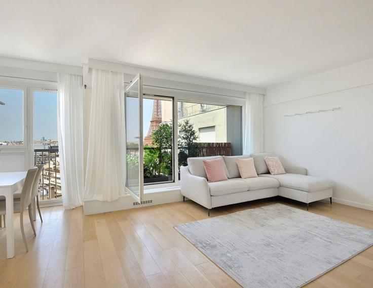 Salle de séjour élégante avec mobilier moderne dans un appartement à Building Rue de la Fédération - aurora-conciergerie - 1513257 à 15th arrondissement, Paris Salle de séjour élégante avec mobilier moderne dans un appartement à Building Rue de la Fédération - aurora-conciergerie - 1513257 à 15th arrondissement, Paris