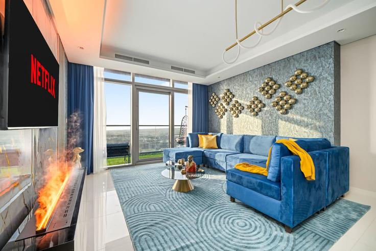 Salle de séjour élégante avec mobilier moderne dans un appartement à Building Al Mustaqbal Street - aurora - 1499263 à Business Bay, Dubai