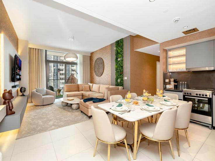 Elegant gestaltetes Wohnzimmer mit moderner Einrichtung in einer Wohnung im Building Sheikh Mohammed bin Rashid Boulevard - aurora - 1499289 in Burj Khalifa, Dubai