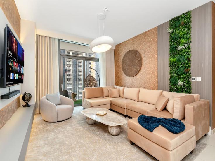 Elegantly designed living room with modern furnishings in an apartment at Building Sheikh Mohammed bin Rashid Boulevard - aurora - 1499289 in Burj Khalifa, Dubai