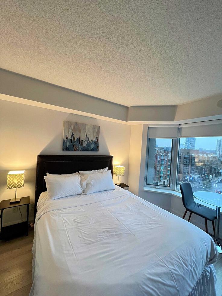 Yorkville Avenueにあるのスタジオ・家具付きアパート（1494686P、Old Toronto、Toronto）写真 1枚
