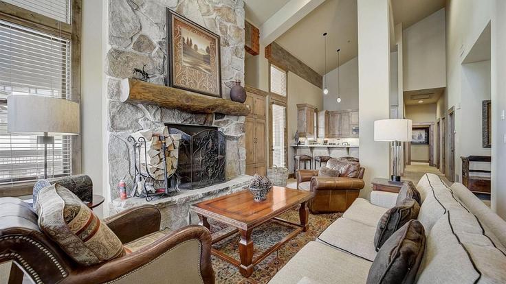 Park City, Park City에 위치한 Building Royal Street - avantstay - 1399916 유닛의 세련된 인테리어가 돋보이는 거실