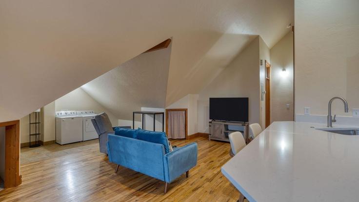 Building Snowshoe Circle - avantstay - 1397074 adresindeki bir dairede modern mobilyalarla zarif bir şekilde tasarlanmış oturma odası Breckenridge, Breckenridge Building Snowshoe Circle - avantstay - 1397074 adresindeki bir dairede modern mobilyalarla zarif bir şekilde tasarlanmış oturma odası Breckenridge, Breckenridge