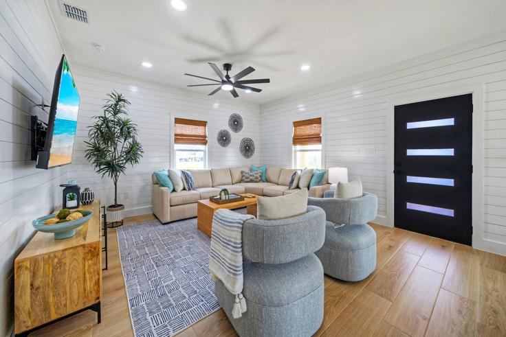 Port Aransas, Port Aransas에 위치한 Building Flounder Drive - avantstay - 1026829 - USA 유닛의 세련된 인테리어가 돋보이는 거실