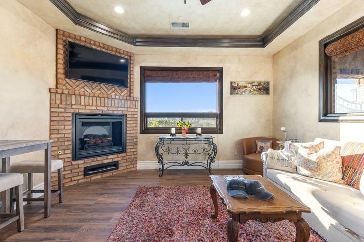 Temecula, Temecula에 위치한 Building Bella Vista Road - avantstay - 1271399 유닛의 세련된 인테리어가 돋보이는 거실