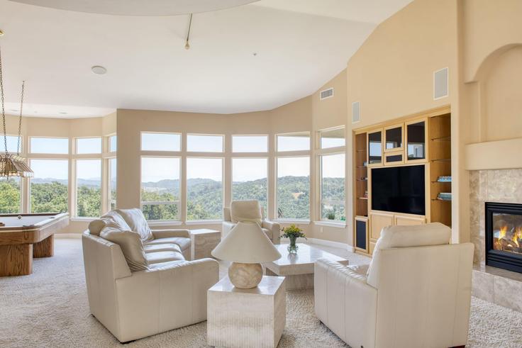 Building Shadow Canyon Road - avantstay - 1027516 - USA adresindeki bir dairede modern mobilyalarla zarif bir şekilde tasarlanmış oturma odası Templeton, Templeton Building Shadow Canyon Road - avantstay - 1027516 - USA adresindeki bir dairede modern mobilyalarla zarif bir şekilde tasarlanmış oturma odası Templeton, Templeton