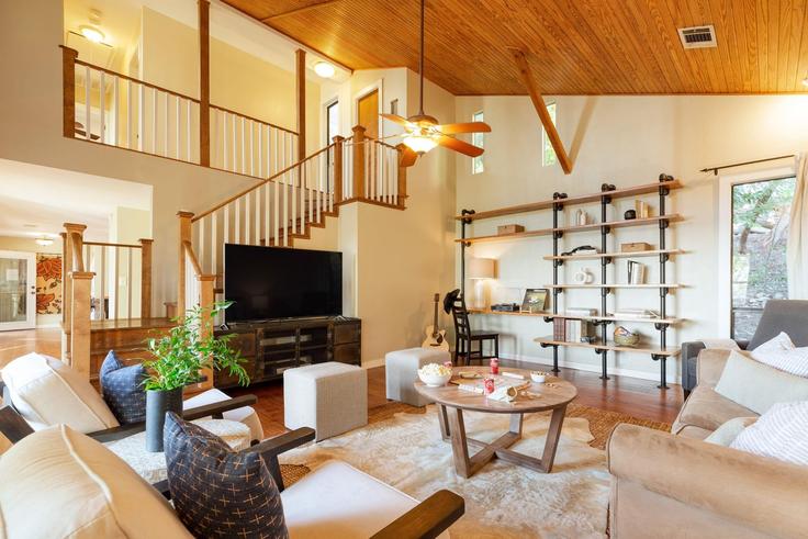 Lakeview Driveにある4件の寝室・家具付きアパート(1028000P、Austin、Austin)写真 1枚 Lakeview Driveにある4件の寝室・家具付きアパート(1028000P、Austin、Austin)写真 1枚