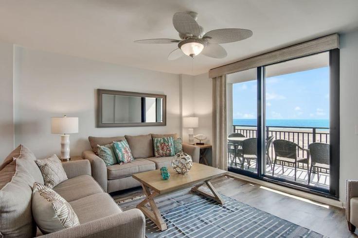 Building Palmetto Drive - avantstay - 1027624 - USA adresindeki bir dairede modern mobilyalarla zarif bir şekilde tasarlanmış oturma odası Isle of Palms, Isle of Palms Building Palmetto Drive - avantstay - 1027624 - USA adresindeki bir dairede modern mobilyalarla zarif bir şekilde tasarlanmış oturma odası Isle of Palms, Isle of Palms