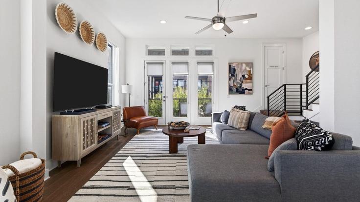 Elegantly designed living room with modern furnishings in an apartment at Building Concordia Avenue - avantstay - 1396921 in Austin, Austin