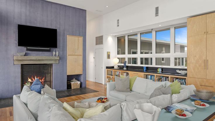 Elegante sala de estar con mobiliario moderno en un apartamento en Building Lupine Road - avantstay - 1621777 en Santa Rosa Beach, Santa Rosa Beach Elegante sala de estar con mobiliario moderno en un apartamento en Building Lupine Road - avantstay - 1621777 en Santa Rosa Beach, Santa Rosa Beach