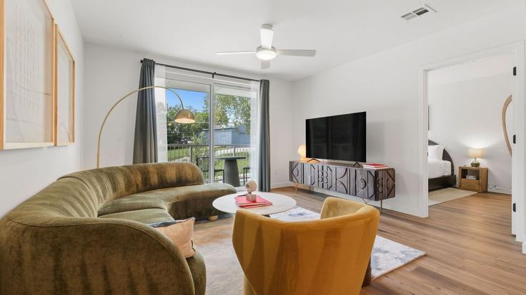 Elegantly designed living room with modern furnishings in an apartment at Building South Lamar Boulevard - avantstay - 1537459 in Austin, Austin Elegantly designed living room with modern furnishings in an apartment at Building South Lamar Boulevard - avantstay - 1537459 in Austin, Austin