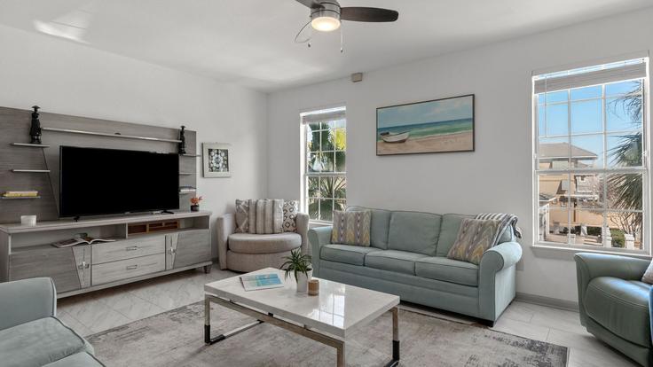 Destin, Destin에 위치한 Building Terra Cotta Way - avantstay - 1466442 유닛의 세련된 인테리어가 돋보이는 거실