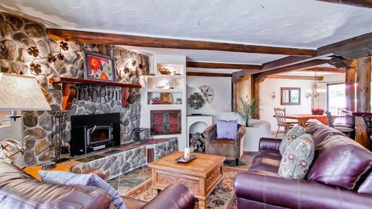 Elegante sala de estar con mobiliario moderno en un apartamento en Building Lothar Lane - avantstay - 1598089 en Templeton, Templeton Elegante sala de estar con mobiliario moderno en un apartamento en Building Lothar Lane - avantstay - 1598089 en Templeton, Templeton