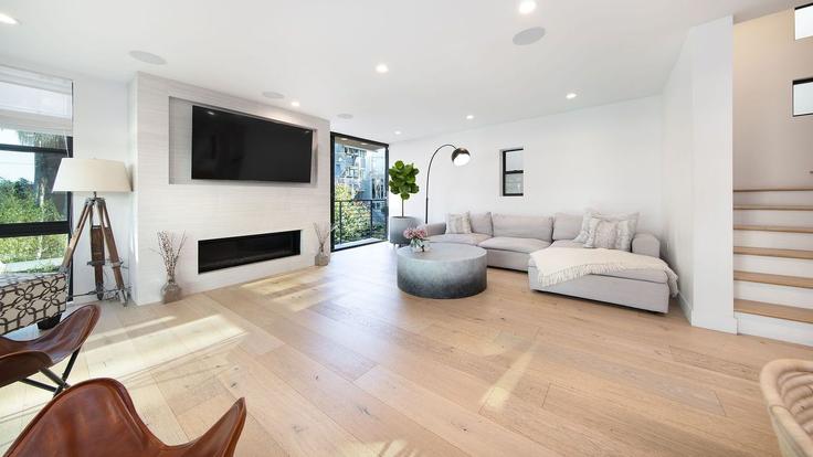 Salle de séjour élégante avec mobilier moderne dans un appartement à Building Pacific Avenue - avantstay - 1583769 à Los Angeles, Los Angeles Salle de séjour élégante avec mobilier moderne dans un appartement à Building Pacific Avenue - avantstay - 1583769 à Los Angeles, Los Angeles