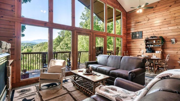 Sevierville, Sevierville에 위치한 Building Bassett Way - avantstay - 1639636 유닛의 세련된 인테리어가 돋보이는 거실 Sevierville, Sevierville에 위치한 Building Bassett Way - avantstay - 1639636 유닛의 세련된 인테리어가 돋보이는 거실