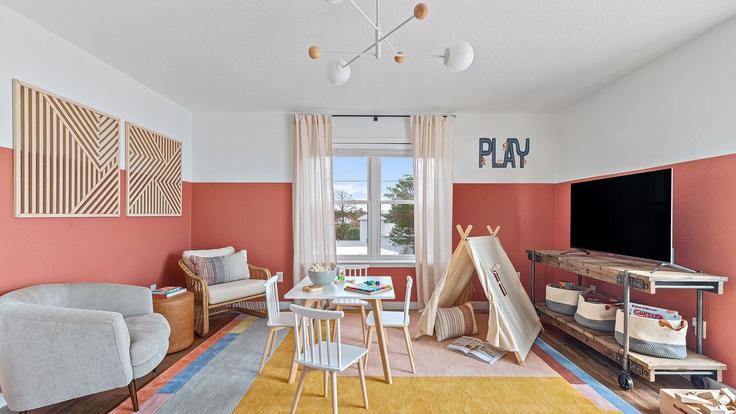 Destin, Destin에 위치한 Building Luke Avenue - avantstay - 1045467 - USA 유닛의 세련된 인테리어가 돋보이는 거실