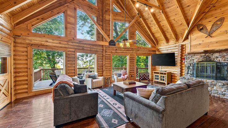 Salle de séjour élégante avec mobilier moderne dans un appartement à Building Howland Drive - avantstay - 1027713 - USA à Asheville, Asheville Salle de séjour élégante avec mobilier moderne dans un appartement à Building Howland Drive - avantstay - 1027713 - USA à Asheville, Asheville