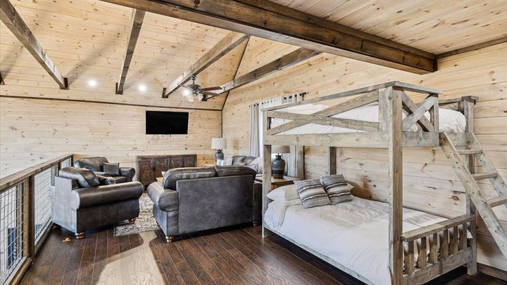 Salle de séjour élégante avec mobilier moderne dans un appartement à Building Vixen Run - avantstay - 1404592 à Gatlinburg, Gatlinburg