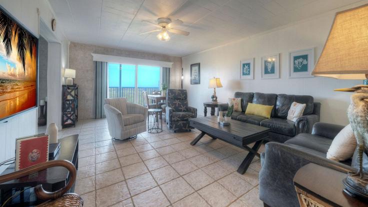 Salle de séjour élégante avec mobilier moderne dans un appartement à Building Sand Key Drive - avantstay - 1522283 à Port Aransas, Port Aransas Salle de séjour élégante avec mobilier moderne dans un appartement à Building Sand Key Drive - avantstay - 1522283 à Port Aransas, Port Aransas