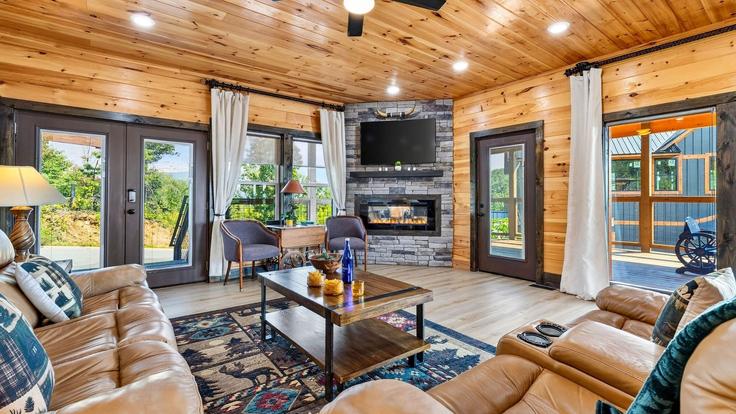 Sevierville, Sevierville에 위치한 Building Spurling Road - avantstay - 1646827 유닛의 세련된 인테리어가 돋보이는 거실