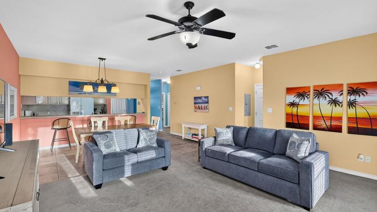 Elegante sala de estar con mobiliario moderno en un apartamento en Building Compass Street - avantstay - 1638152 en Corpus Christi, Corpus Christi Elegante sala de estar con mobiliario moderno en un apartamento en Building Compass Street - avantstay - 1638152 en Corpus Christi, Corpus Christi
