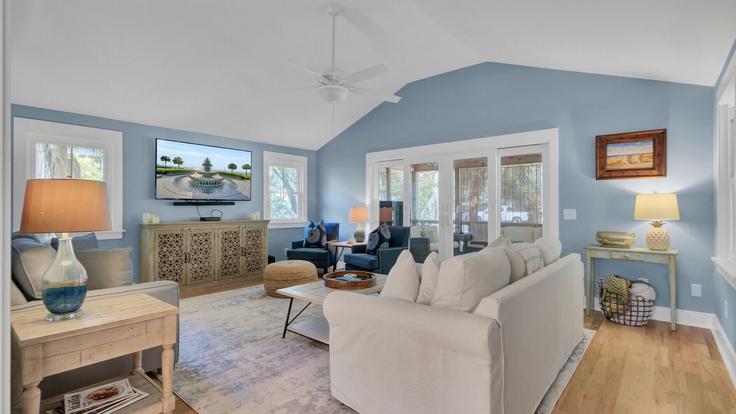 Building 24th Avenue - avantstay - 1027572 - USA adresindeki bir dairede modern mobilyalarla zarif bir şekilde tasarlanmış oturma odası Isle of Palms, Isle of Palms Building 24th Avenue - avantstay - 1027572 - USA adresindeki bir dairede modern mobilyalarla zarif bir şekilde tasarlanmış oturma odası Isle of Palms, Isle of Palms