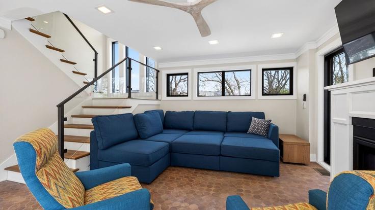 Salle de séjour élégante avec mobilier moderne dans un appartement à Building Overby Road - avantstay - 1524012 à Nashville, Nashville