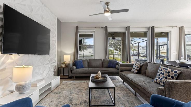 Building Shiva Loop - avantstay - 1509106 adresindeki bir dairede modern mobilyalarla zarif bir şekilde tasarlanmış oturma odası Kissimmee, Kissimmee Building Shiva Loop - avantstay - 1509106 adresindeki bir dairede modern mobilyalarla zarif bir şekilde tasarlanmış oturma odası Kissimmee, Kissimmee