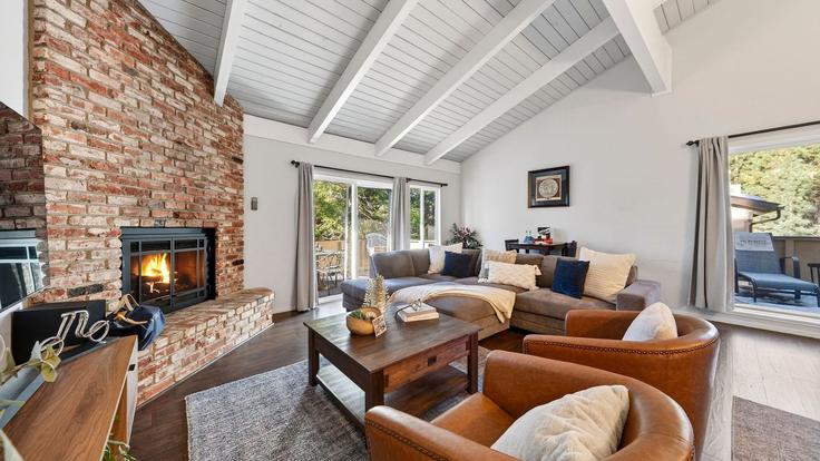 Building Ski Way - avantstay - 1452119 adresindeki bir dairede modern mobilyalarla zarif bir şekilde tasarlanmış oturma odası Incline Village, Incline Village