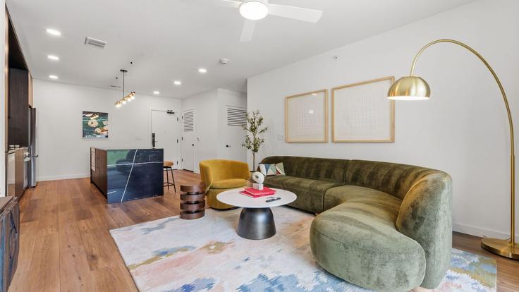 Elegantly designed living room with modern furnishings in an apartment at Building South Lamar Boulevard - avantstay - 1537461 in Austin, Austin Elegantly designed living room with modern furnishings in an apartment at Building South Lamar Boulevard - avantstay - 1537461 in Austin, Austin