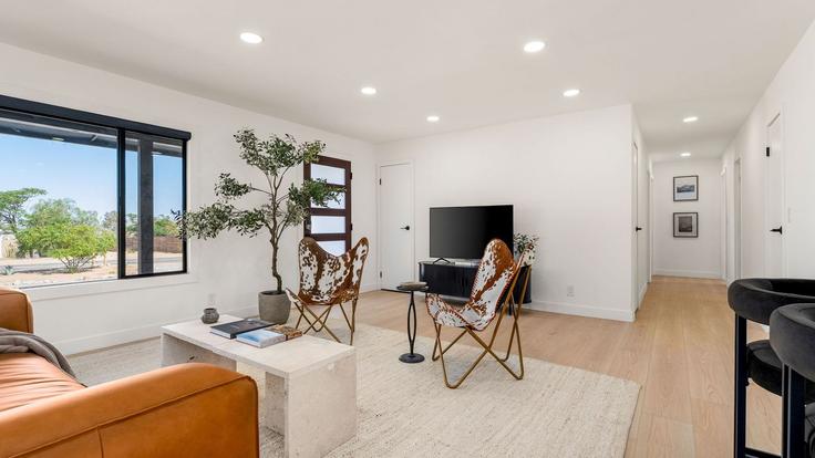 Building Avenue La Flora Desierta - avantstay - 1609149 adresindeki bir dairede modern mobilyalarla zarif bir şekilde tasarlanmış oturma odası Joshua Tree, Joshua Tree Building Avenue La Flora Desierta - avantstay - 1609149 adresindeki bir dairede modern mobilyalarla zarif bir şekilde tasarlanmış oturma odası Joshua Tree, Joshua Tree
