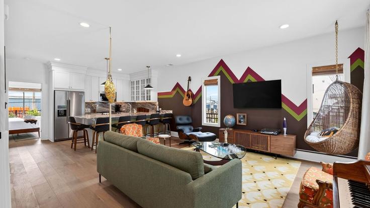 Elegantly designed living room with modern furnishings in an apartment at Building Baptist World Center Drive - avantstay - 1505842 in Nashville, Nashville