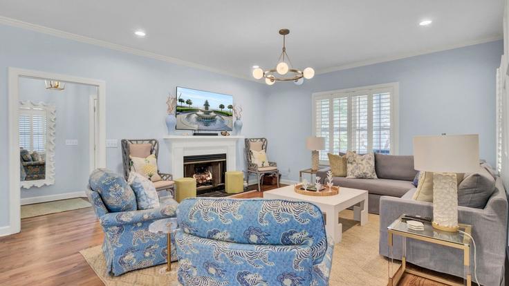 Salle de séjour élégante avec mobilier moderne dans un appartement à Building Grand Pavilion Boulevard - avantstay - 1027092 - USA à Isle of Palms, Isle of Palms Salle de séjour élégante avec mobilier moderne dans un appartement à Building Grand Pavilion Boulevard - avantstay - 1027092 - USA à Isle of Palms, Isle of Palms