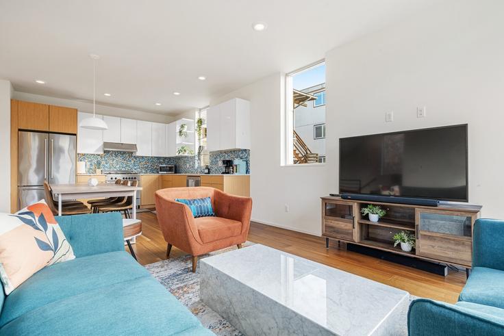 Seattle, Seattle에 위치한 Building East Terrace Street - azah - 1324832 유닛의 세련된 인테리어가 돋보이는 거실
