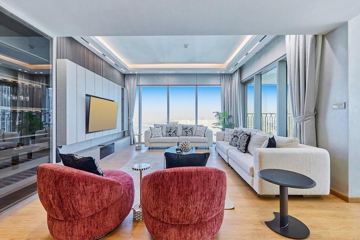 Elegant gestaltetes Wohnzimmer mit moderner Einrichtung in einer Wohnung im Building Tariaq Bedon Esm - b-n-b-holiday-homes-rental-llc - 1253269 in Zaa'beel Second, Dubai Elegant gestaltetes Wohnzimmer mit moderner Einrichtung in einer Wohnung im Building Tariaq Bedon Esm - b-n-b-holiday-homes-rental-llc - 1253269 in Zaa'beel Second, Dubai