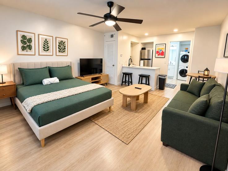 Salle de séjour élégante avec mobilier moderne dans un appartement à Building Lexington Road - bacev-group-llc - 1497888 à Austin, Austin