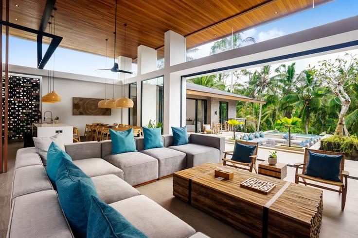 Elegant gestaltetes Wohnzimmer mit moderner Einrichtung in einer Wohnung im Building G76H+F66 - balisuperhost - 1522365 in Tegallalang, Gianyar Regency Elegant gestaltetes Wohnzimmer mit moderner Einrichtung in einer Wohnung im Building G76H+F66 - balisuperhost - 1522365 in Tegallalang, Gianyar Regency