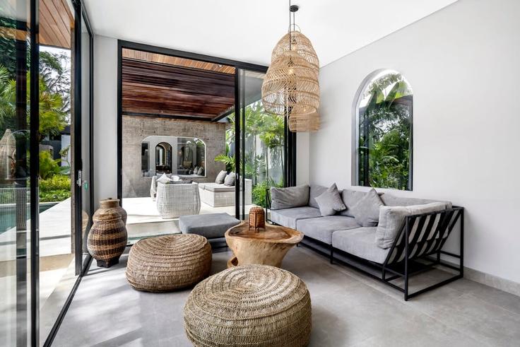 Ubud, Gianyar Regency에 위치한 Building Jalan Gunung Sari - balisuperhost - 1522461 유닛의 세련된 인테리어가 돋보이는 거실 Ubud, Gianyar Regency에 위치한 Building Jalan Gunung Sari - balisuperhost - 1522461 유닛의 세련된 인테리어가 돋보이는 거실