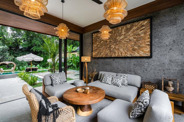 Elegant gestaltetes Wohnzimmer mit moderner Einrichtung in einer Wohnung im Building G78H+268 - balisuperhost - 1522602 in Tegallalang, Gianyar Regency Elegant gestaltetes Wohnzimmer mit moderner Einrichtung in einer Wohnung im Building G78H+268 - balisuperhost - 1522602 in Tegallalang, Gianyar Regency