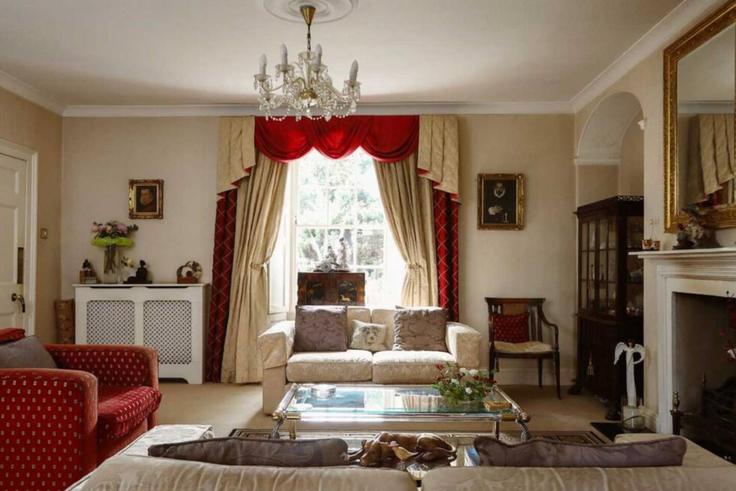 Elegante sala de estar con mobiliario moderno en un apartamento en Building Cadger Bank - balloon-bnb - 1359636 en Durham, Durham