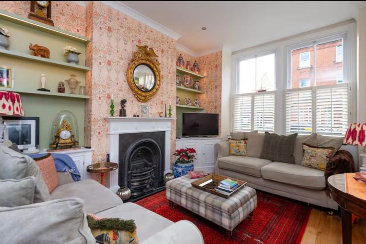 Elegant gestaltetes Wohnzimmer mit moderner Einrichtung in einer Wohnung im Building Stella Road - balloon-bnb - 1460859 in London Borough of Wandsworth, London