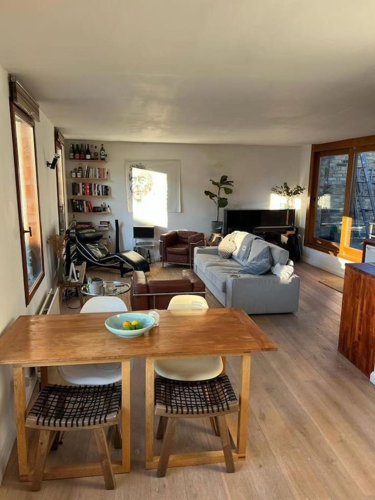 London Borough of Hackney, London에 위치한 Building Regan Way - balloon-bnb - 1494922 유닛의 세련된 인테리어가 돋보이는 거실