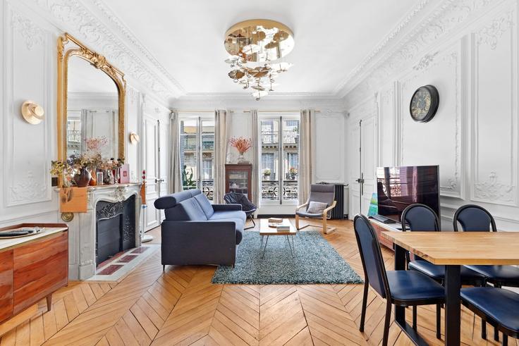 Paris 8th arrondissement of ParisのBuilding Rue de la Néva - bauvaut-88 - 1585466のアパートメントにある、モダンな家具を備えたエレガントなデザインのリビングルーム Paris 8th arrondissement of ParisのBuilding Rue de la Néva - bauvaut-88 - 1585466のアパートメントにある、モダンな家具を備えたエレガントなデザインのリビングルーム