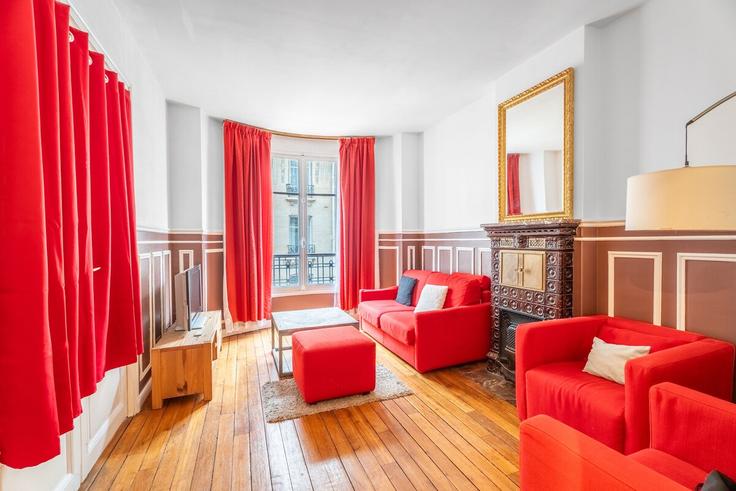 Sala de estar elegantemente projetada com móveis modernos em um apartamento no Building Rue de Cadix - bauvaut-88 - 1632692 em 15th arrondissement, Paris Sala de estar elegantemente projetada com móveis modernos em um apartamento no Building Rue de Cadix - bauvaut-88 - 1632692 em 15th arrondissement, Paris