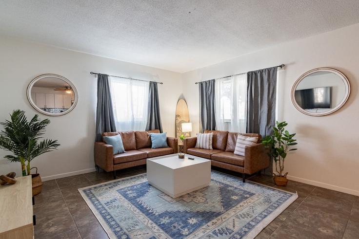 Cape Canaveral, Cape Canaveral에 위치한 Building Ridgewood Avenue - beachside - 1044433 - USA 유닛의 세련된 인테리어가 돋보이는 거실 Cape Canaveral, Cape Canaveral에 위치한 Building Ridgewood Avenue - beachside - 1044433 - USA 유닛의 세련된 인테리어가 돋보이는 거실