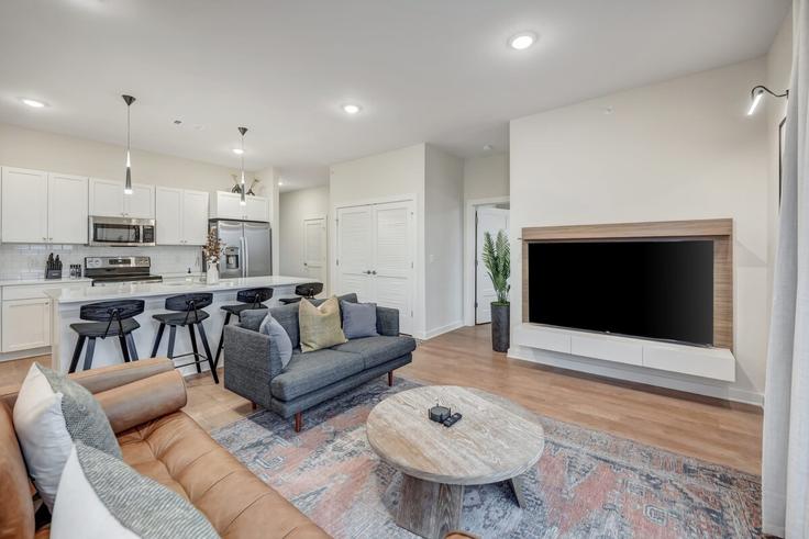 Nashville NashvilleのBuilding East Trinity Lane - beckonhomes - 1049679 - BNAのアパートメントにある、モダンな家具を備えたエレガントなデザインのリビングルーム Nashville NashvilleのBuilding East Trinity Lane - beckonhomes - 1049679 - BNAのアパートメントにある、モダンな家具を備えたエレガントなデザインのリビングルーム