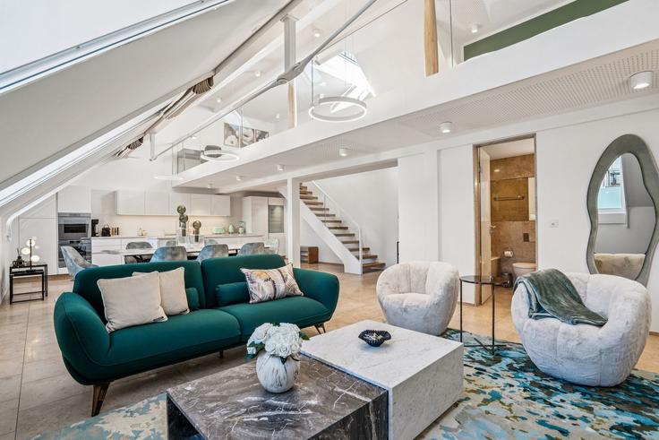 Elegantly designed living room with modern furnishings in an apartment at Building Bahnhofstrasse - beliving-apartments - 1542604 in District 1, Zurich