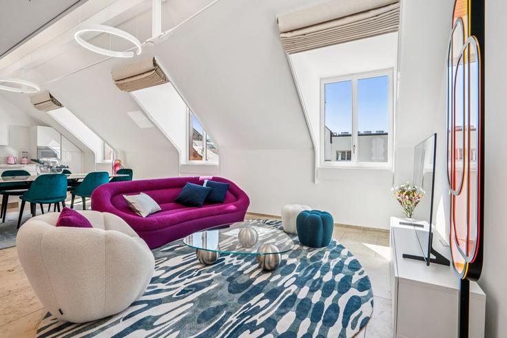 Elegantly designed living room with modern furnishings in an apartment at Building Bahnhofstrasse - beliving-apartments - 1542602 in District 1, Zurich